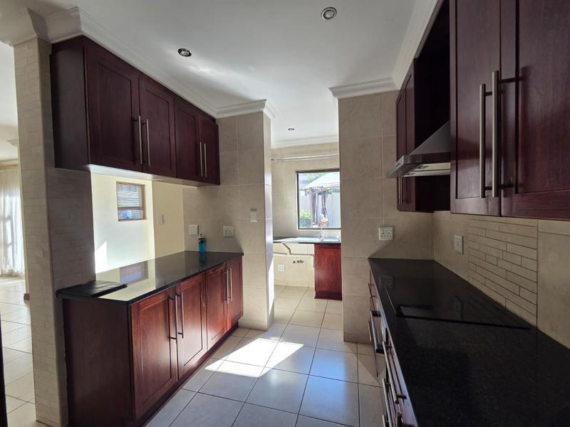 3 Bedroom Property for Sale in Gateway Manor North West